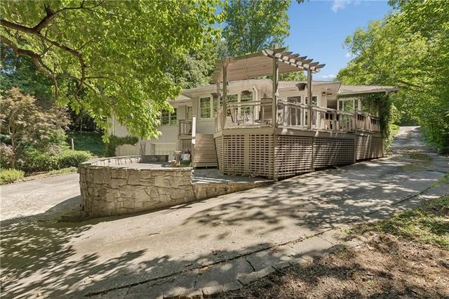 4590 Dudley Lane, Atlanta, GA 30327