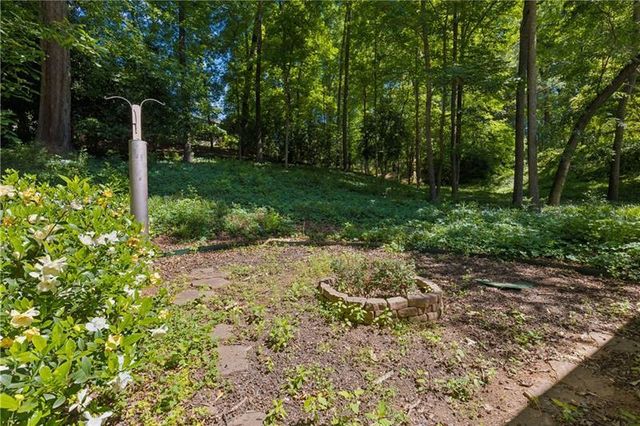 4590 Dudley Lane, Atlanta, GA 30327