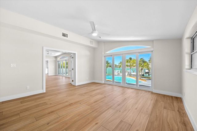 24 DOLPHIN DRIVE, Treasure Island, FL 33706