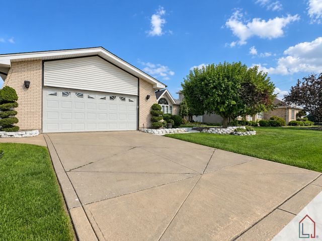 18165 Brittany Lane, Lansing, IL 60438