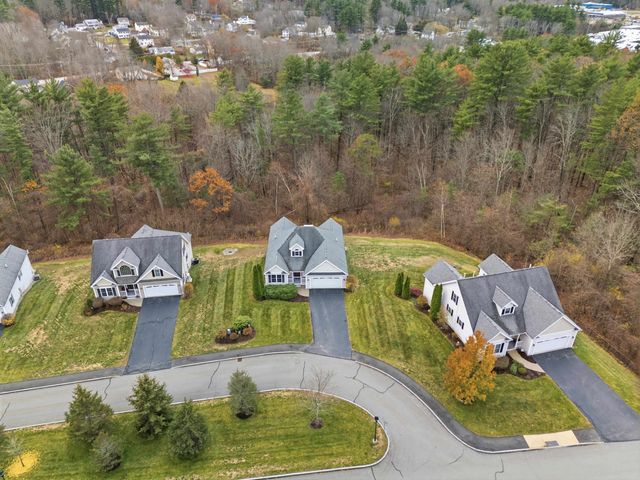 10 Dewberry Lane, Hooksett, NH 03106