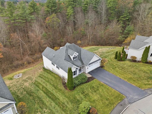 10 Dewberry Lane, Hooksett, NH 03106