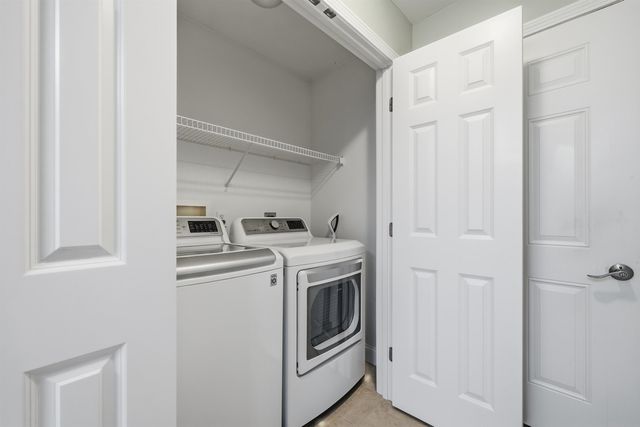 10 Dewberry Lane, Hooksett, NH 03106