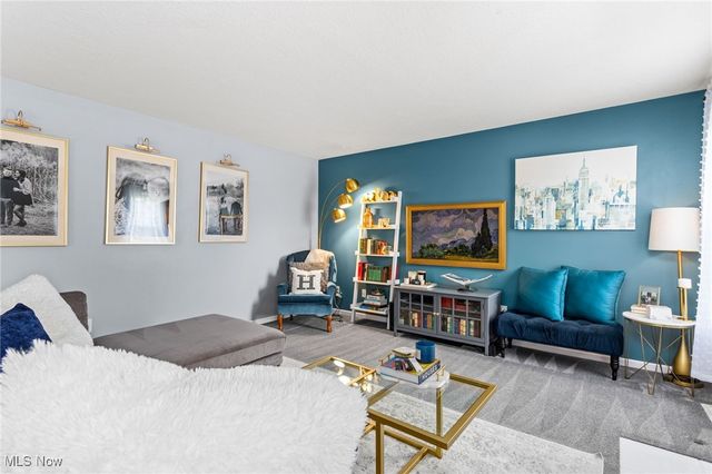 1031 Ledgestone Drive, Wadsworth, OH 44281