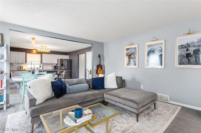 1031 Ledgestone Drive, Wadsworth, OH 44281