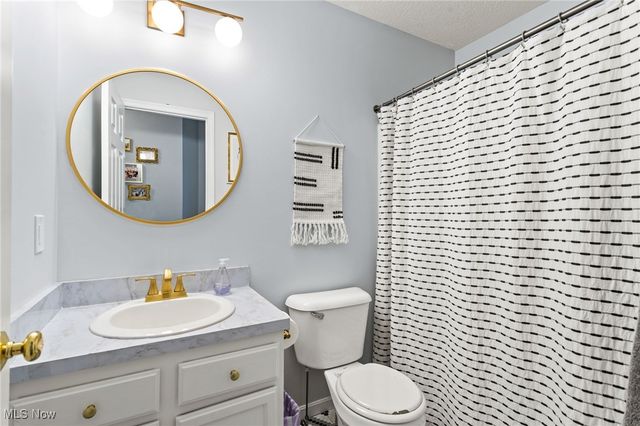 1031 Ledgestone Drive, Wadsworth, OH 44281