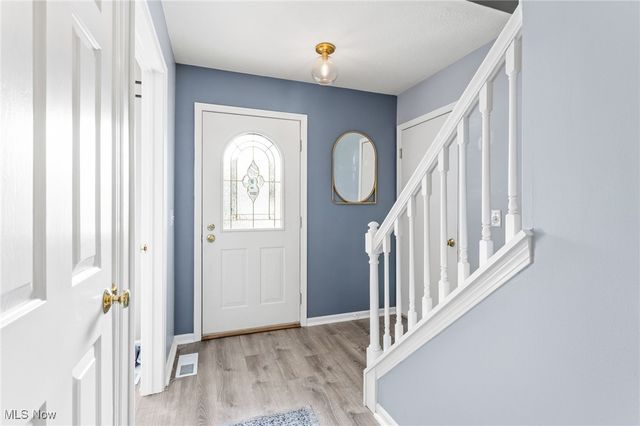 1031 Ledgestone Drive, Wadsworth, OH 44281