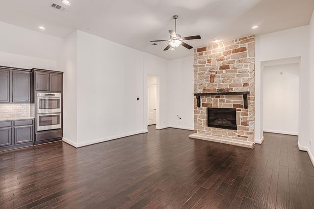 112 Sundown Ridge Place, The Woodlands, TX 77375