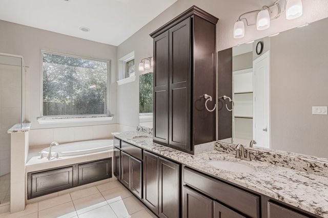 112 Sundown Ridge Place, The Woodlands, TX 77375