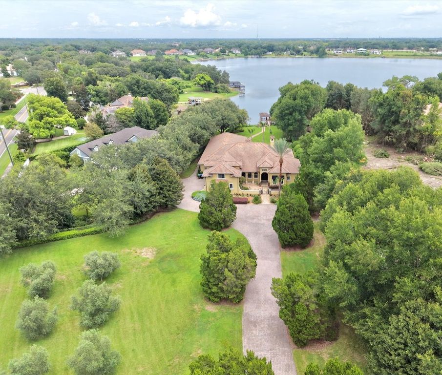 Image 2 of property listing at 9679 WESTOVER ROBERTS RD, Windermere, FL 34786