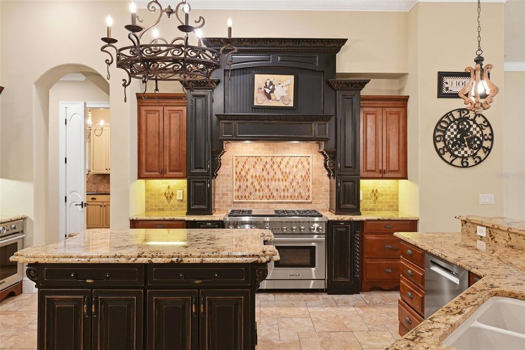 Image 18 of property listing at 9679 WESTOVER ROBERTS RD, Windermere, FL 34786