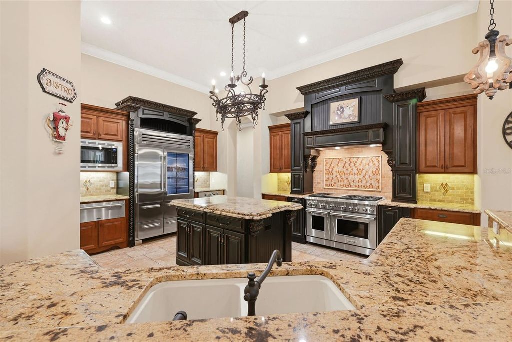 Image 21 of property listing at 9679 WESTOVER ROBERTS RD, Windermere, FL 34786