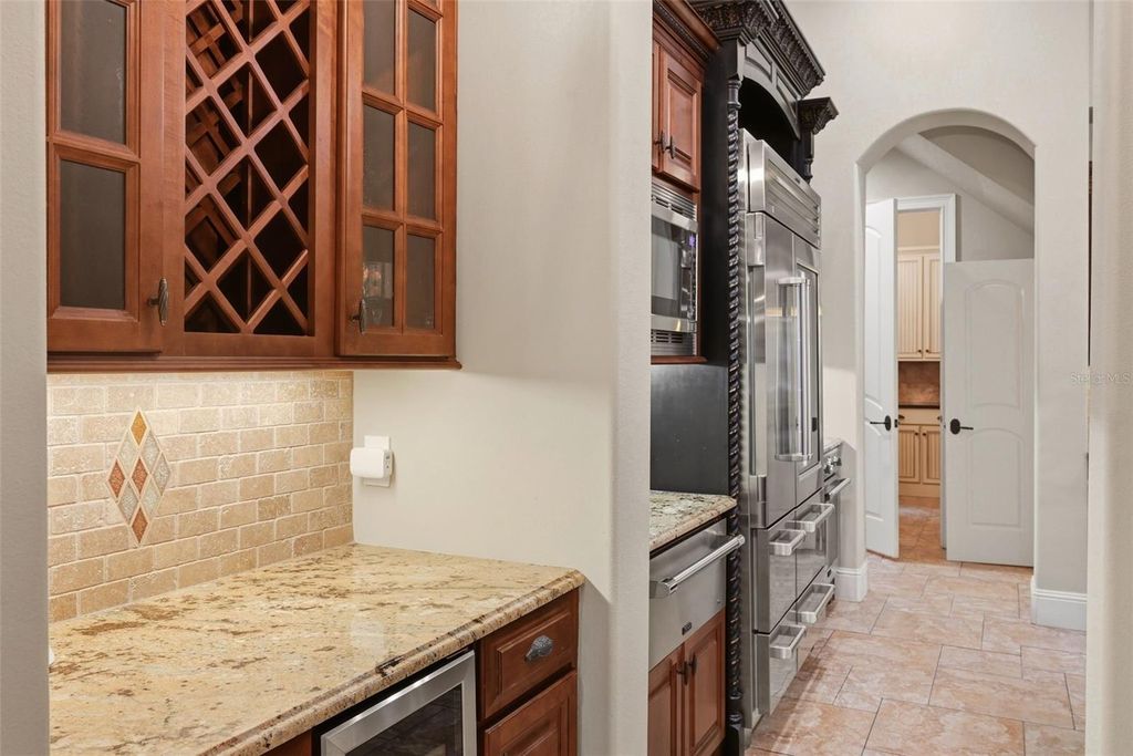 Image 24 of property listing at 9679 WESTOVER ROBERTS RD, Windermere, FL 34786