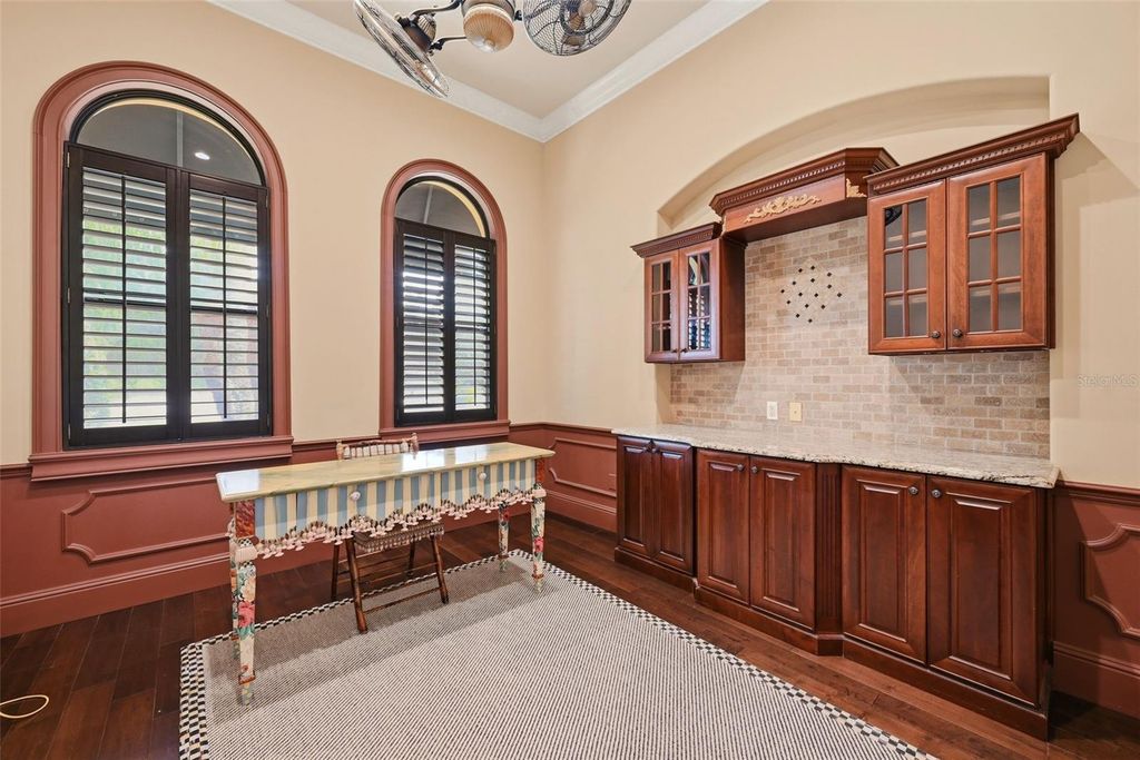 Image 32 of property listing at 9679 WESTOVER ROBERTS RD, Windermere, FL 34786