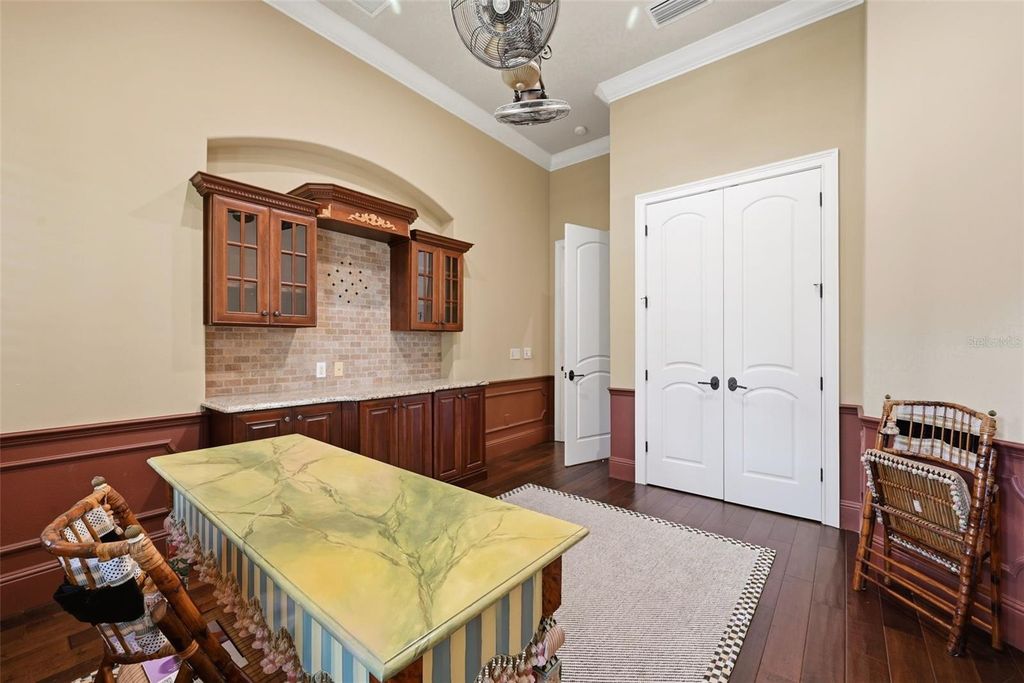 Image 33 of property listing at 9679 WESTOVER ROBERTS RD, Windermere, FL 34786