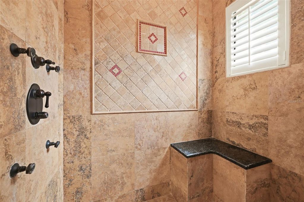 Image 40 of property listing at 9679 WESTOVER ROBERTS RD, Windermere, FL 34786