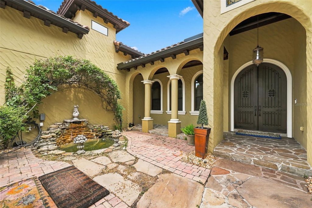Image 5 of property listing at 9679 WESTOVER ROBERTS RD, Windermere, FL 34786