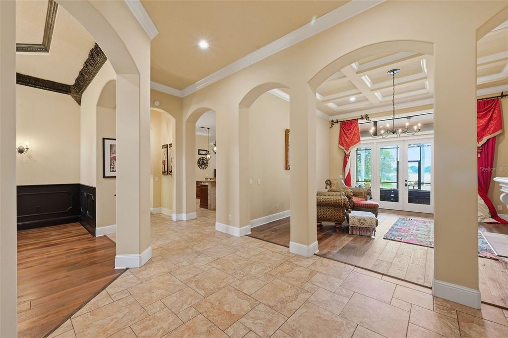Image 9 of property listing at 9679 WESTOVER ROBERTS RD, Windermere, FL 34786