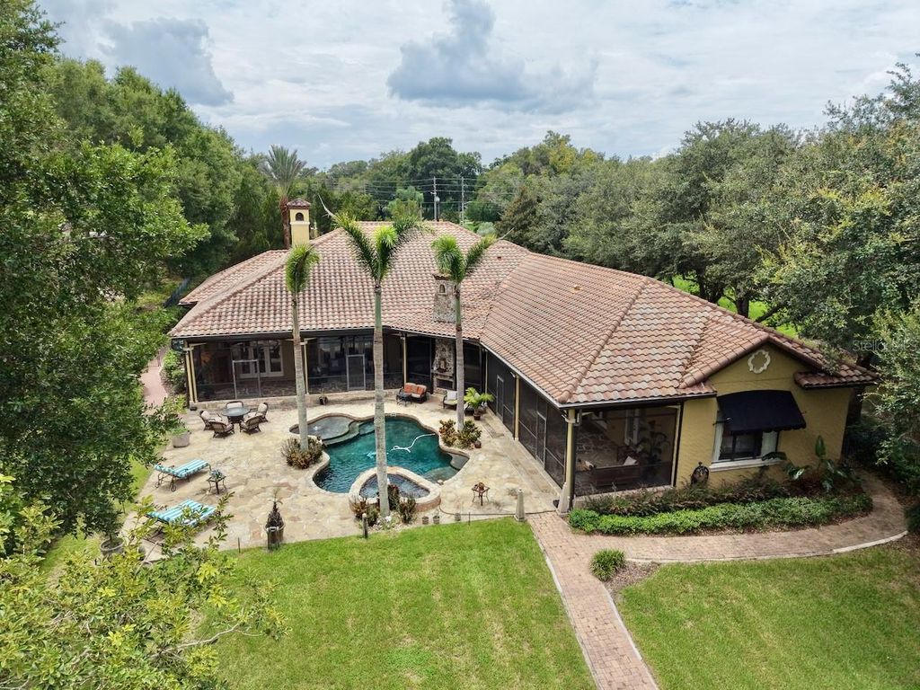 Image 100 of property listing at 9679 WESTOVER ROBERTS RD, Windermere, FL 34786