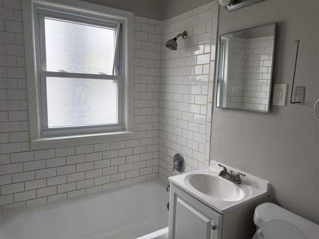 18949 Washtenaw Street, Harper Woods, MI 48225