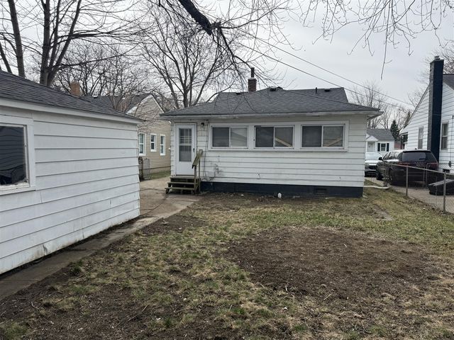 18949 Washtenaw Street, Harper Woods, MI 48225