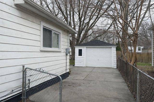 18949 Washtenaw Street, Harper Woods, MI 48225