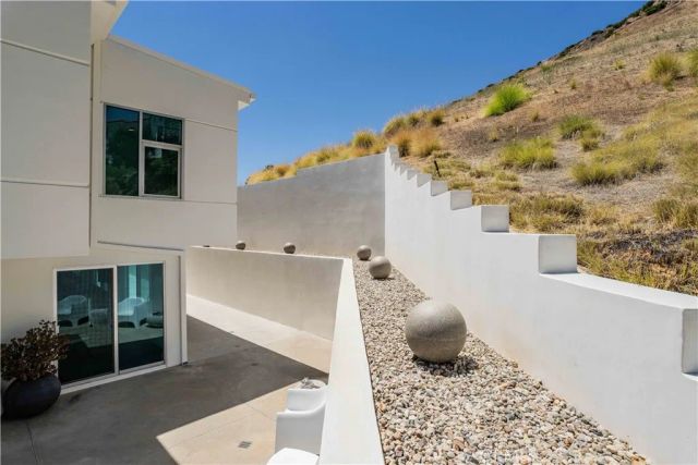 71 Coolwater Road, Bell Canyon, CA 91307