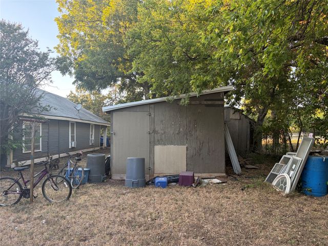 112 E Indiana Avenue, Midlothian, TX 76065
