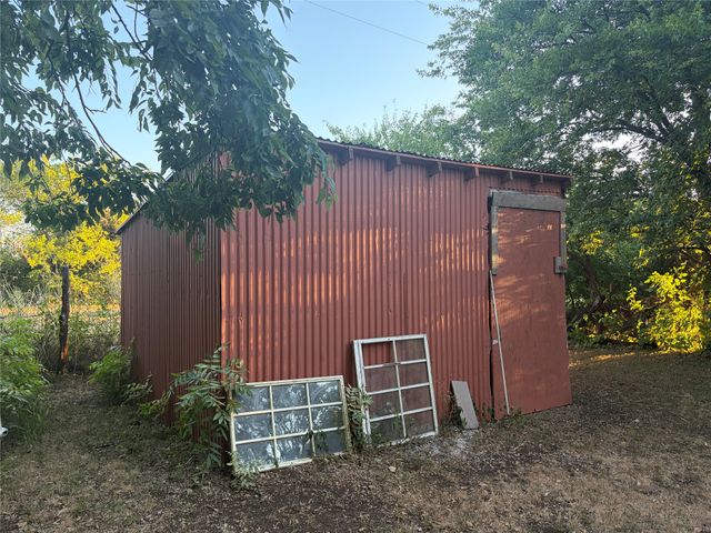 112 E Indiana Avenue, Midlothian, TX 76065