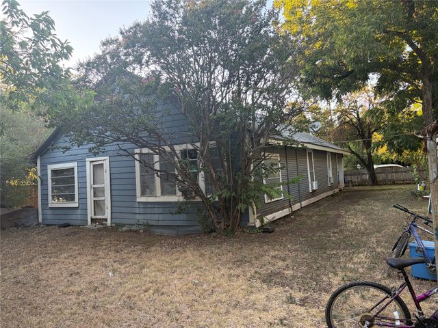 112 E Indiana Avenue, Midlothian, TX 76065