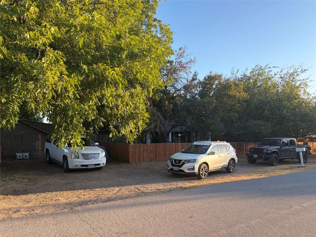 112 E Indiana Avenue, Midlothian, TX 76065