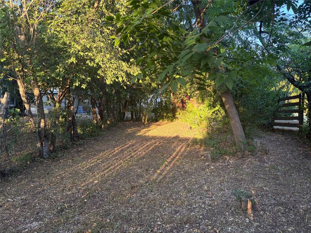 112 E Indiana Avenue, Midlothian, TX 76065