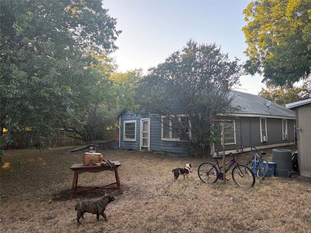 112 E Indiana Avenue, Midlothian, TX 76065