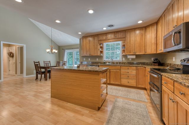 41 Deer Meadow Lane, Hebron, CT 06248
