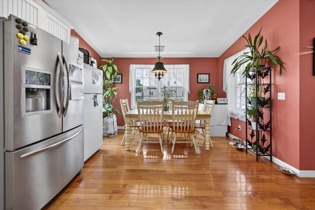 8 Alsop St, Fall River, MA 02723