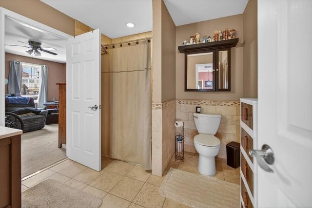 8 Alsop St, Fall River, MA 02723