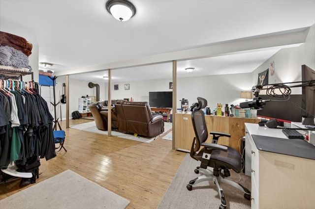8 Alsop St, Fall River, MA 02723