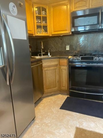 14 Jaques St 24, Elizabeth City, NJ 07201