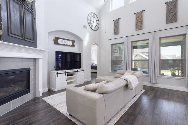 7900 Lewisville Lane, Mckinney, TX 75071