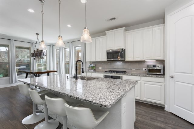 7900 Lewisville Lane, Mckinney, TX 75071