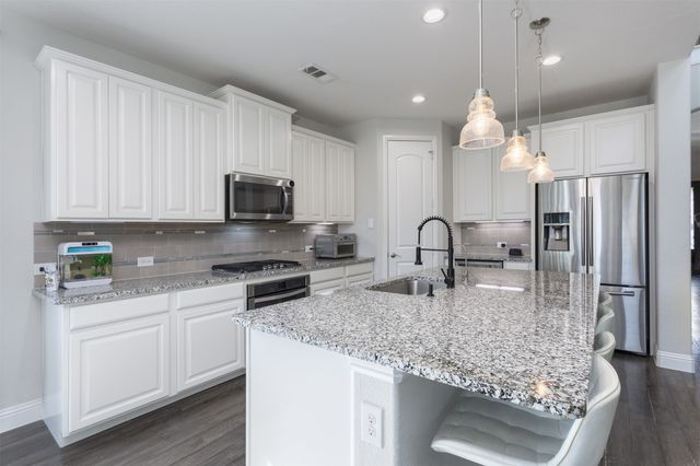 7900 Lewisville Lane, Mckinney, TX 75071