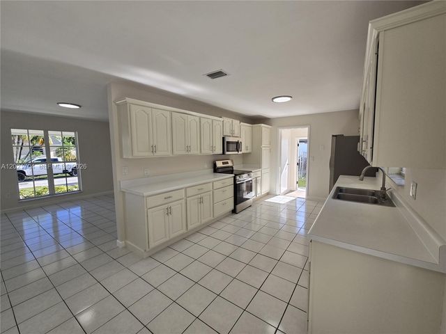 13035 SW 263rd Ter, Homestead, FL 33032