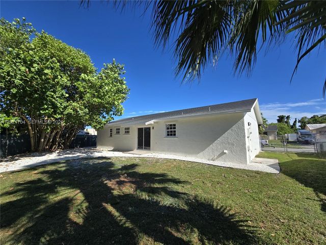 13035 SW 263rd Ter, Homestead, FL 33032