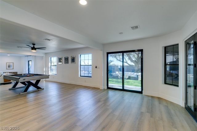 1860 Ski Slope Circle, Las Vegas, NV 89117