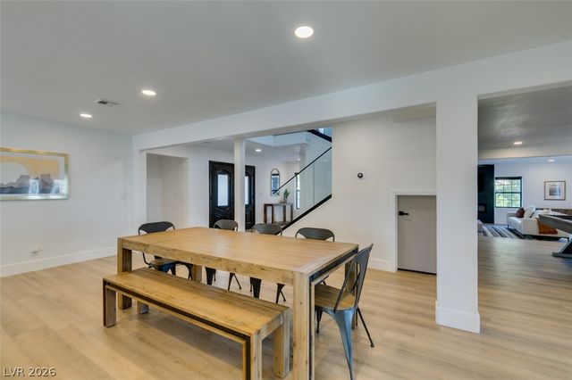 1860 Ski Slope Circle, Las Vegas, NV 89117