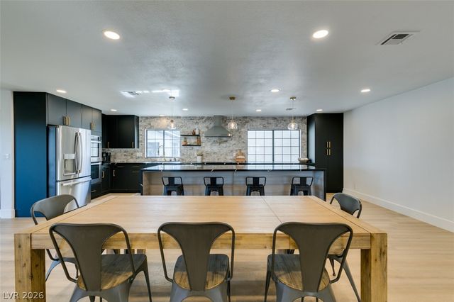 1860 Ski Slope Circle, Las Vegas, NV 89117
