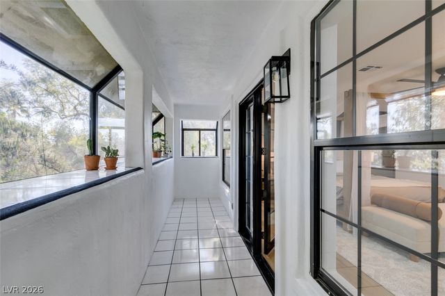 1860 Ski Slope Circle, Las Vegas, NV 89117