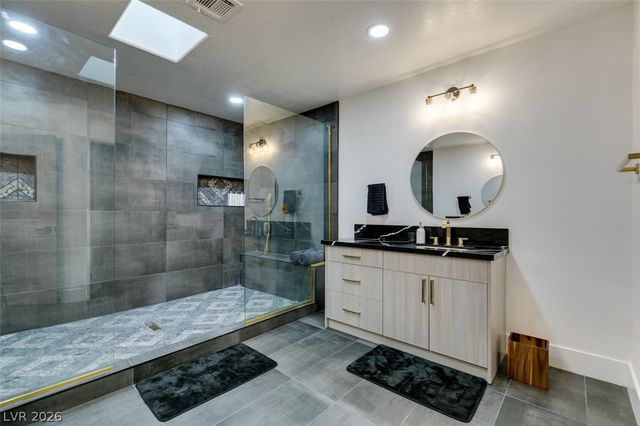 1860 Ski Slope Circle, Las Vegas, NV 89117