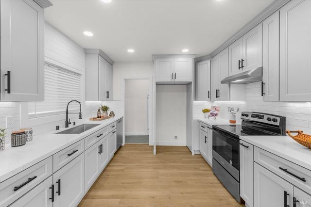 435 Alhambra St, Crockett, CA 94525