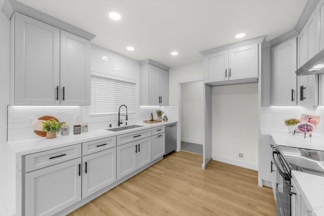 435 Alhambra St, Crockett, CA 94525